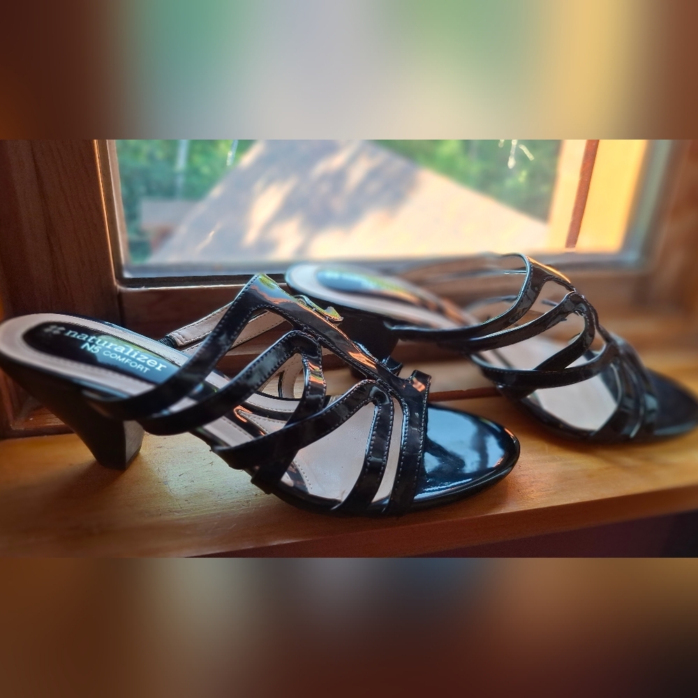 Naturalizer Sandals - Picture 9 of 12